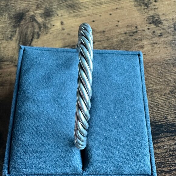 David Yurman Cable Cuff Bracelet w/ Sterling Silver & Black Onyx - Medium - Picture 8 of 16